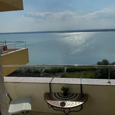 Lake View Summerland Apartmán Mamaia